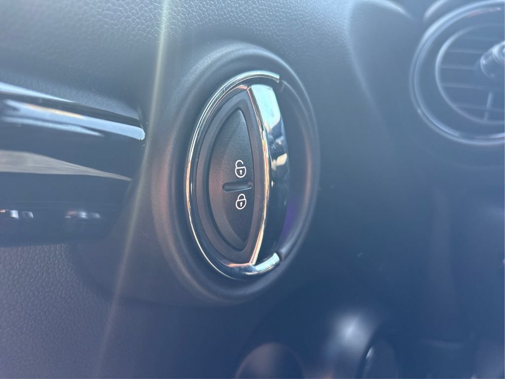 Used 2019 MINI Cooper S w/ Premium Package FWD image 40