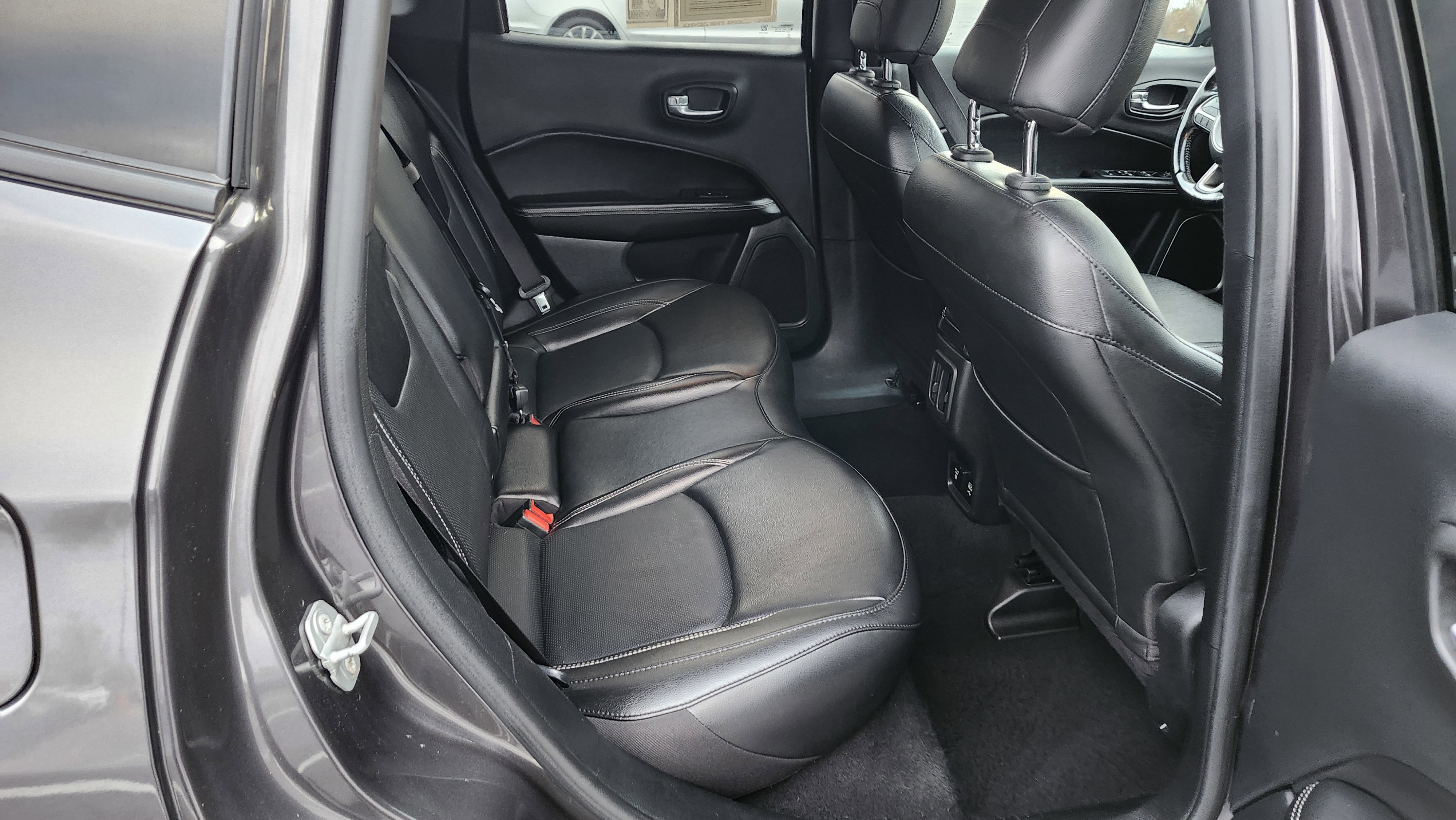 Used 2021 Jeep Compass Latitude w/ Driver Assistance Group image 20