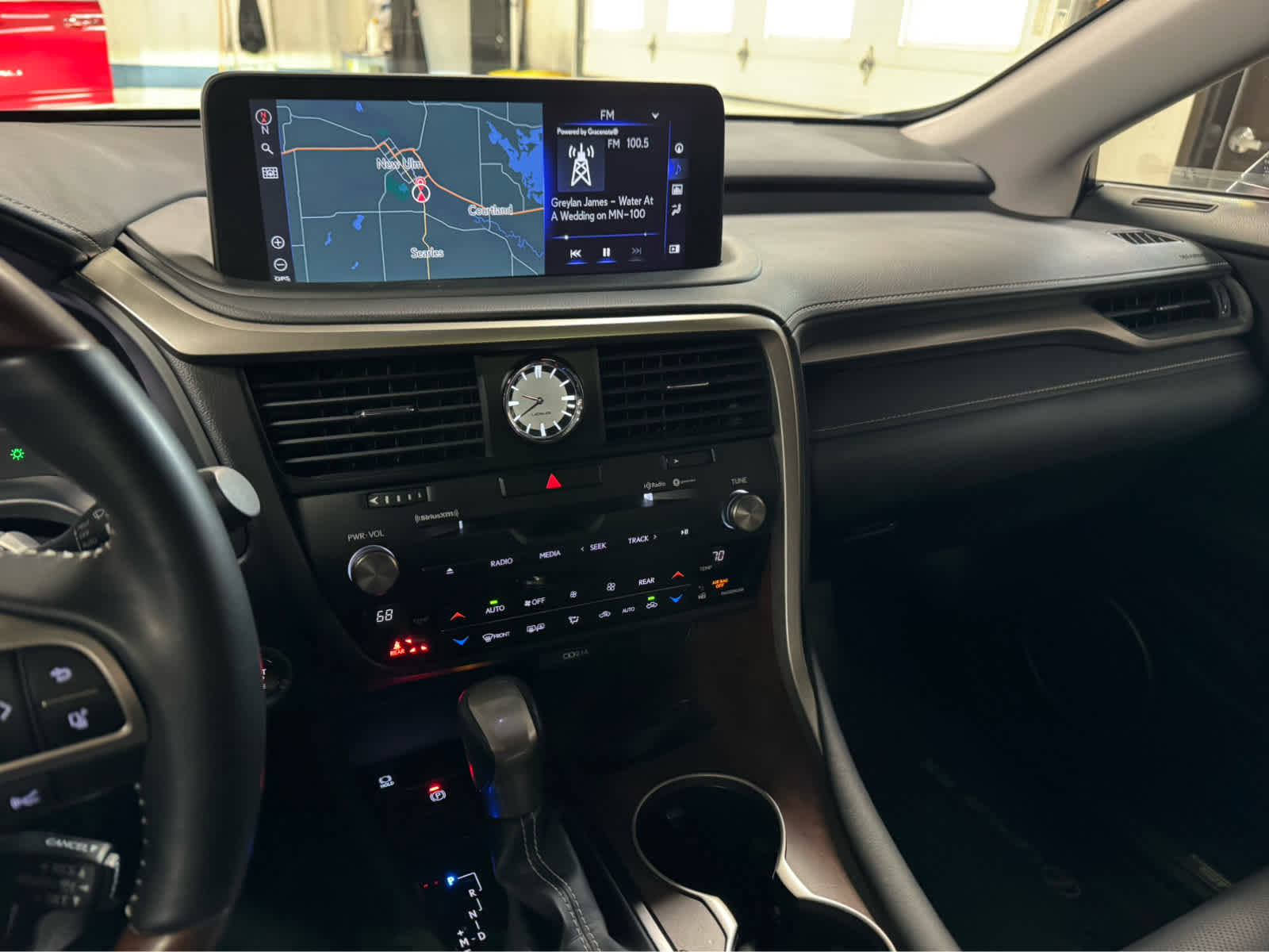 Used 2022 Lexus RX 350L Premium w/ Premium Package image 21