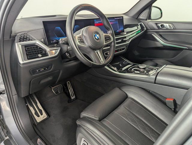 Used 2024 BMW X5 M60i AWD/4WD image 16