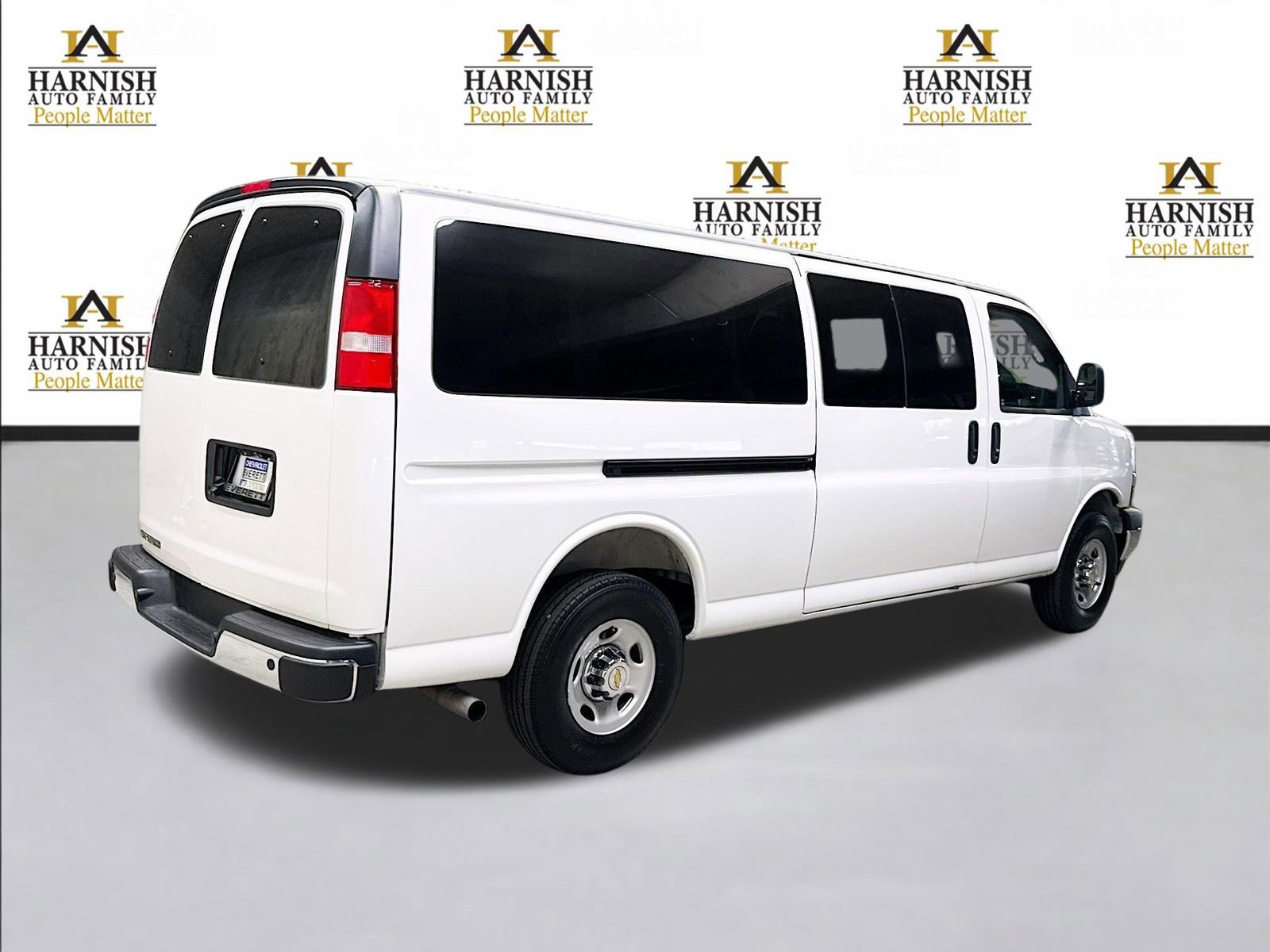 Used 2025 Chevrolet Express 3500 LT w/ LT Preferred Equipment Group RWD image 6