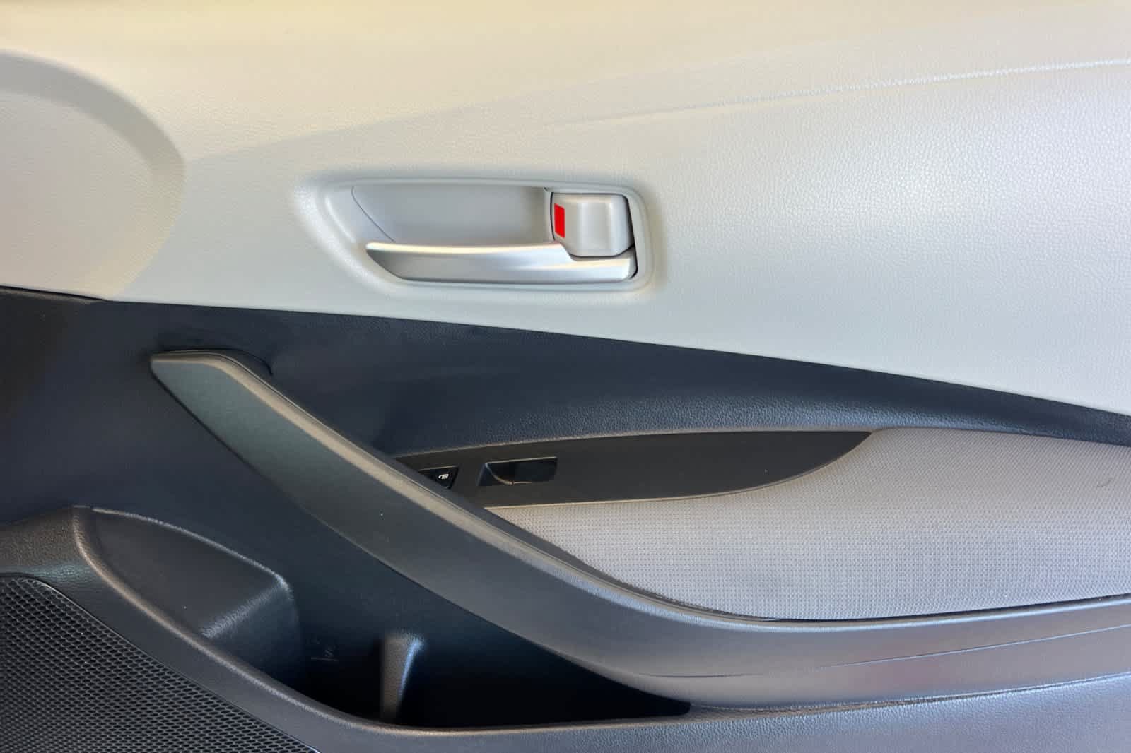 Certified 2020 Toyota Corolla LE FWD image 17