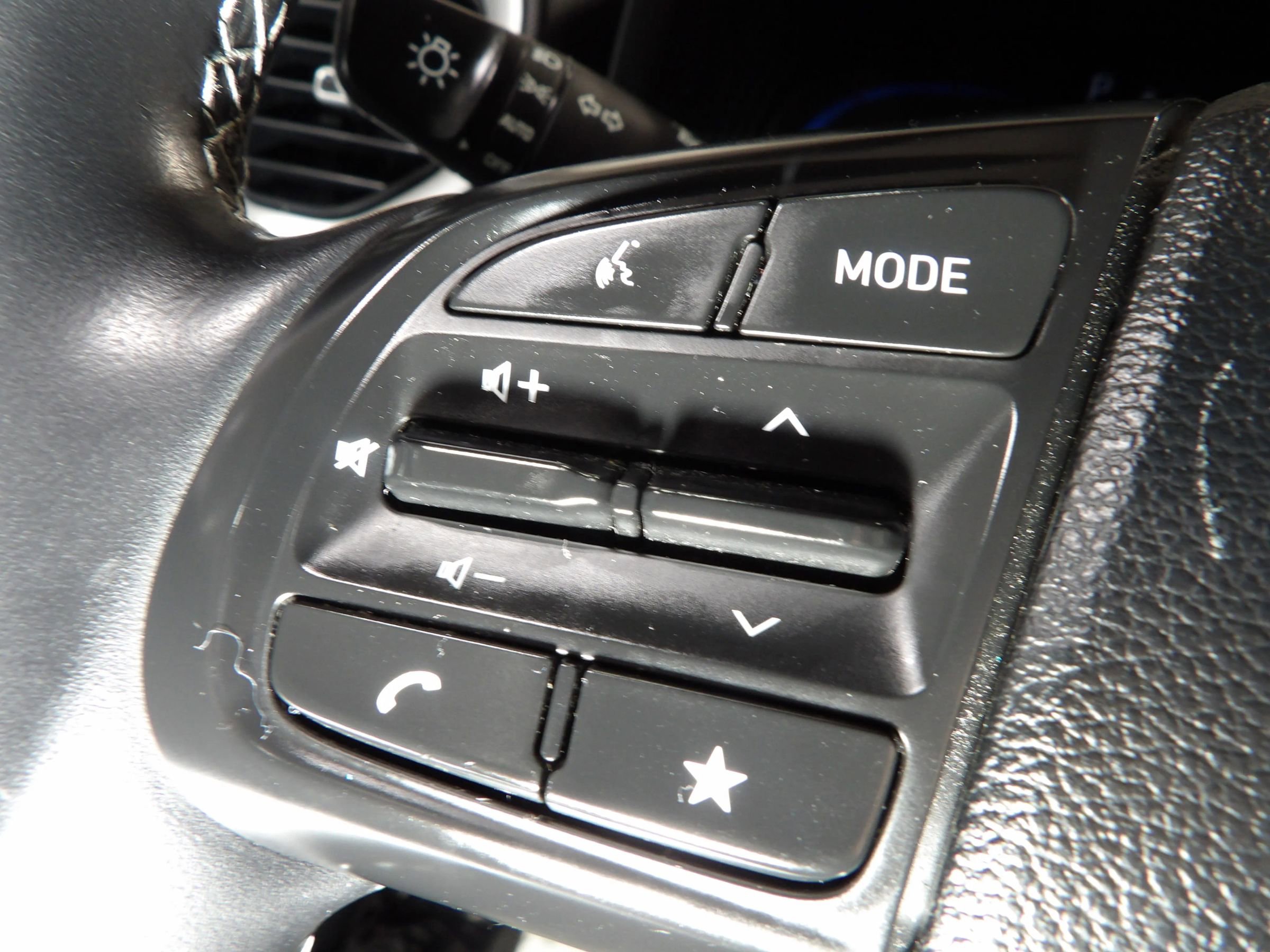 Used 2023 Hyundai Venue SEL w/ Cargo Package FWD image 20