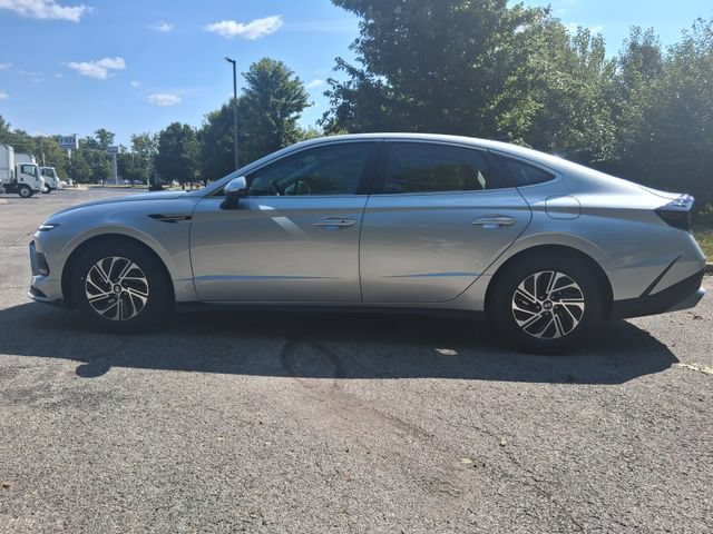 Used 2026 Hyundai Sonata Blue FWD image 5