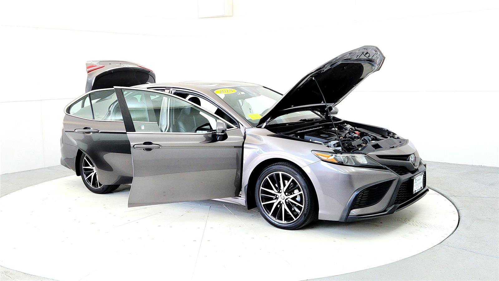 Used 2023 Toyota Camry SE image 12
