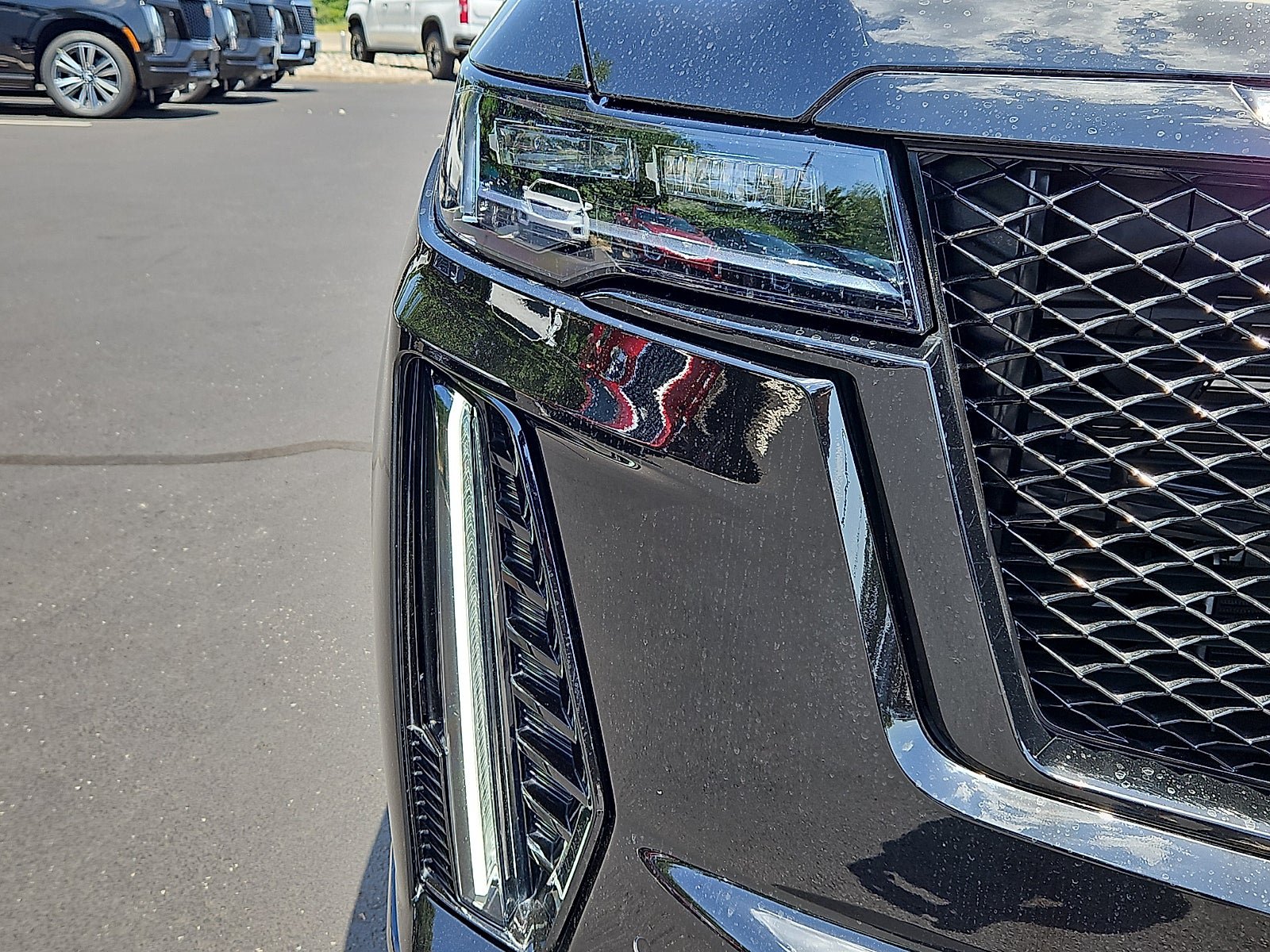 Certified 2024 Cadillac Escalade V w/ LPO, ONYX Package AWD/4WD image 11