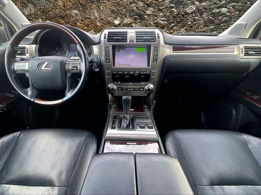 Used 2016 Lexus GX 460 w/ Premium Package AWD/4WD image 14