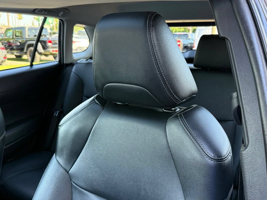 Used 2022 Toyota Corolla Cross XLE w/ Convenience Package FWD image 3