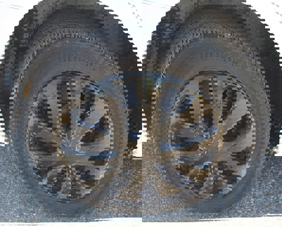 Used 2018 Toyota Corolla LE image 16