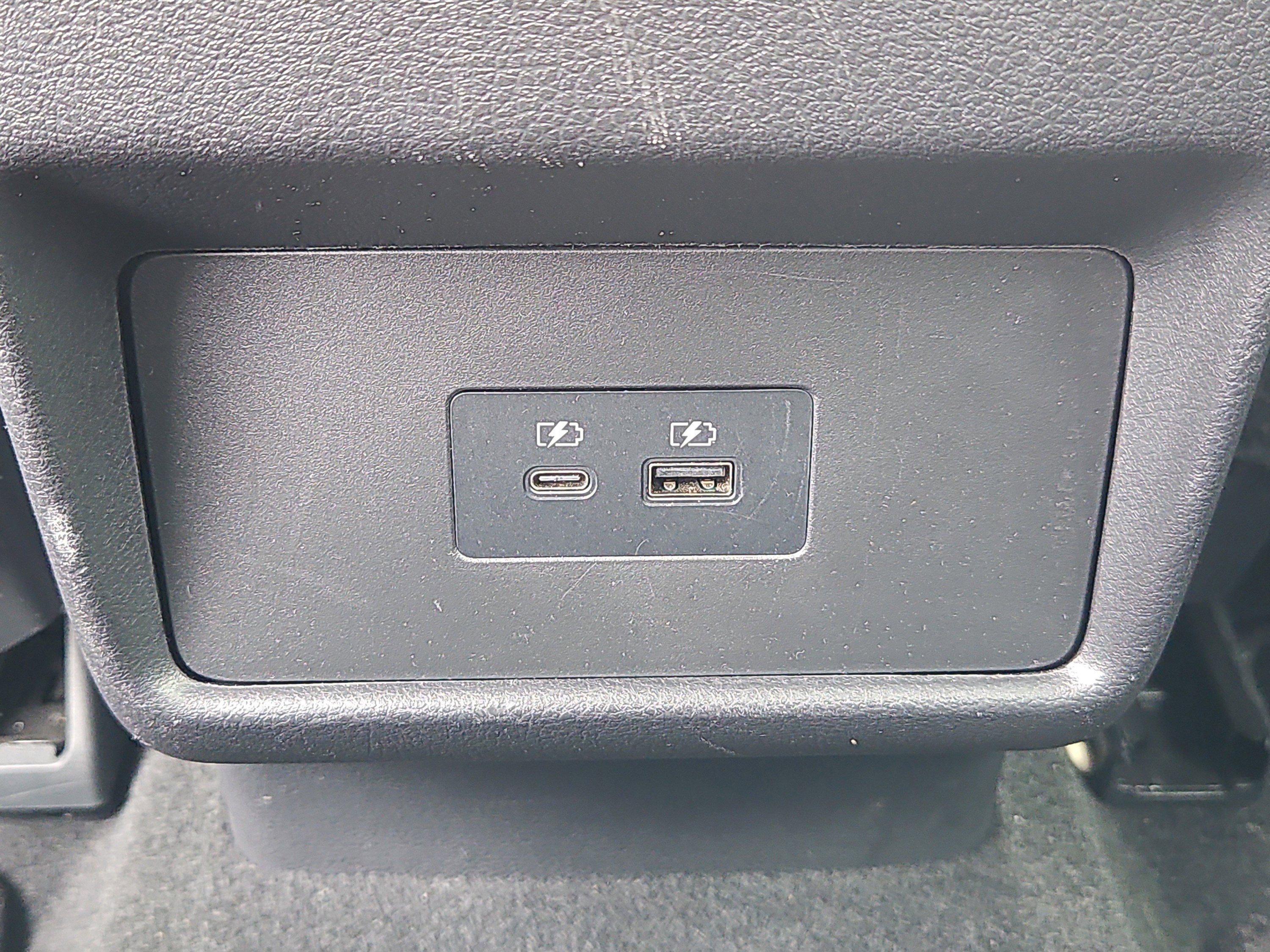 Used 2022 Nissan Rogue SV w/ SV Premium Package image 13