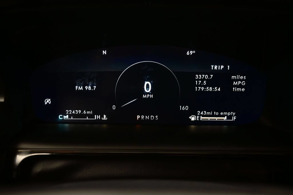 Used 2023 Lincoln Nautilus FWD w/ Premium Package image 18