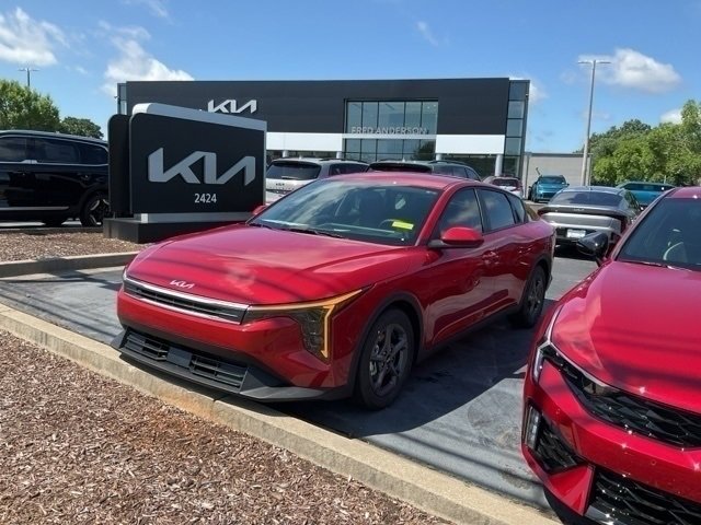 Certified 2025 Kia K4 LXS