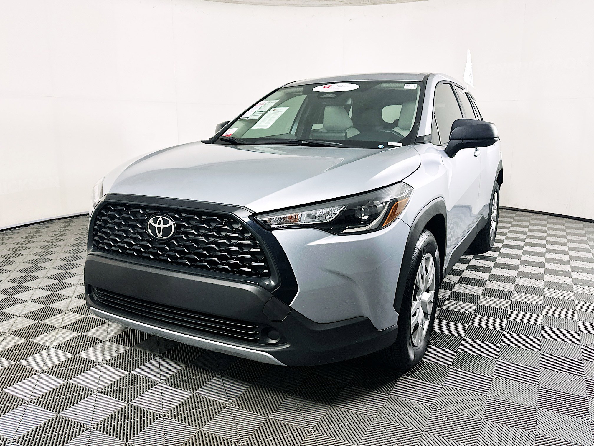 Certified 2025 Toyota Corolla Cross L FWD image 7