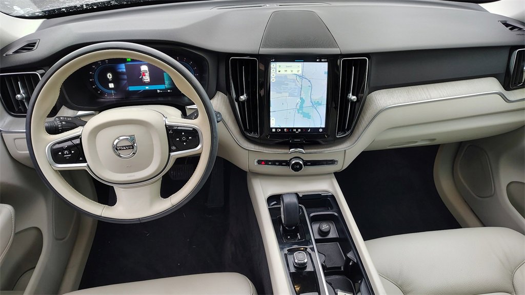 Used 2023 Volvo XC60 B5 Plus w/ Climate Package image 11