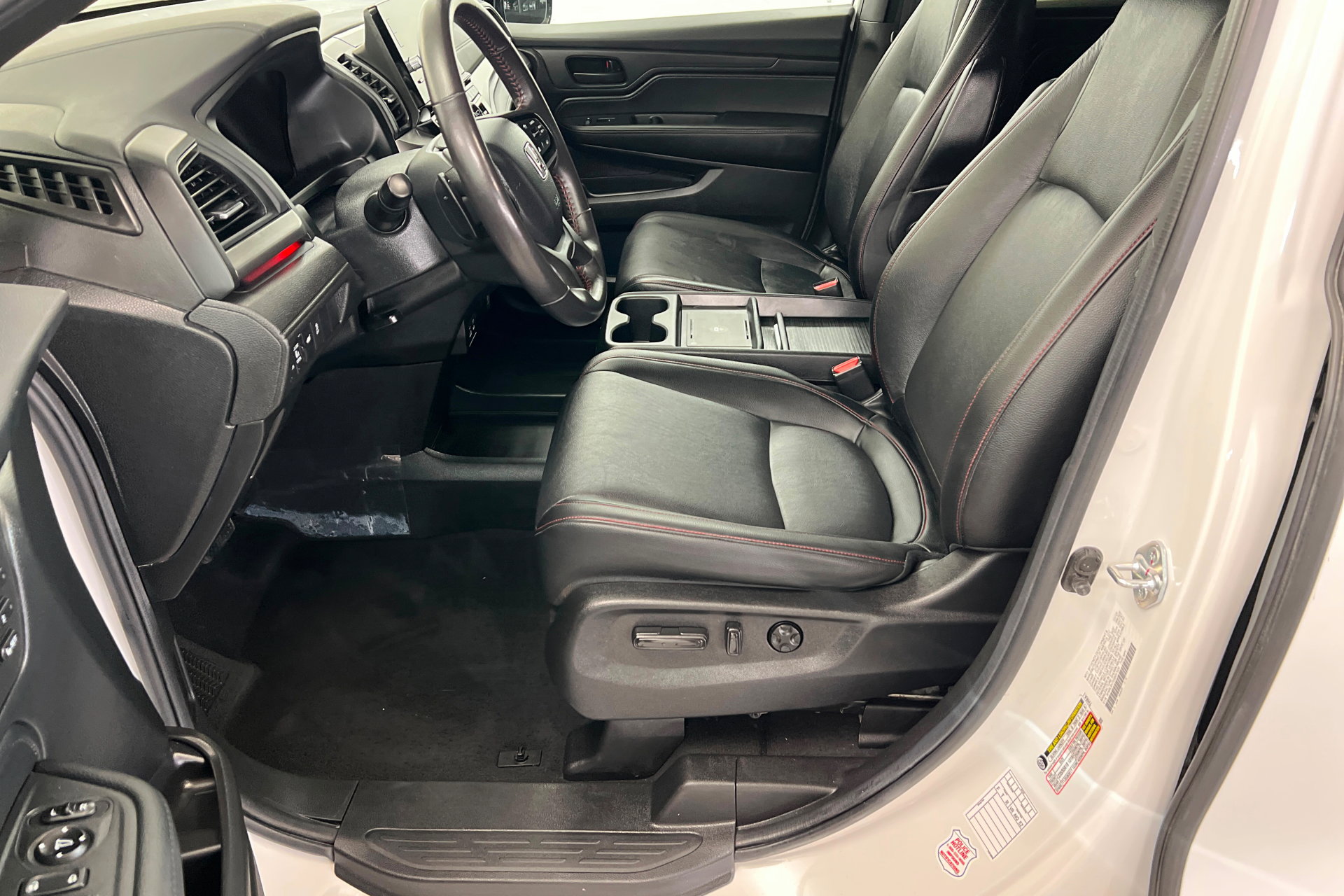 Used 2025 Honda Odyssey Sport-L image 17