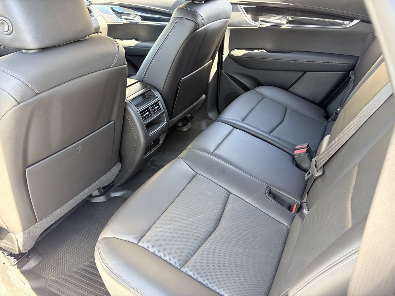 Certified 2023 Cadillac XT5 Premium Luxury w/ Technology Package AWD/4WD image 17