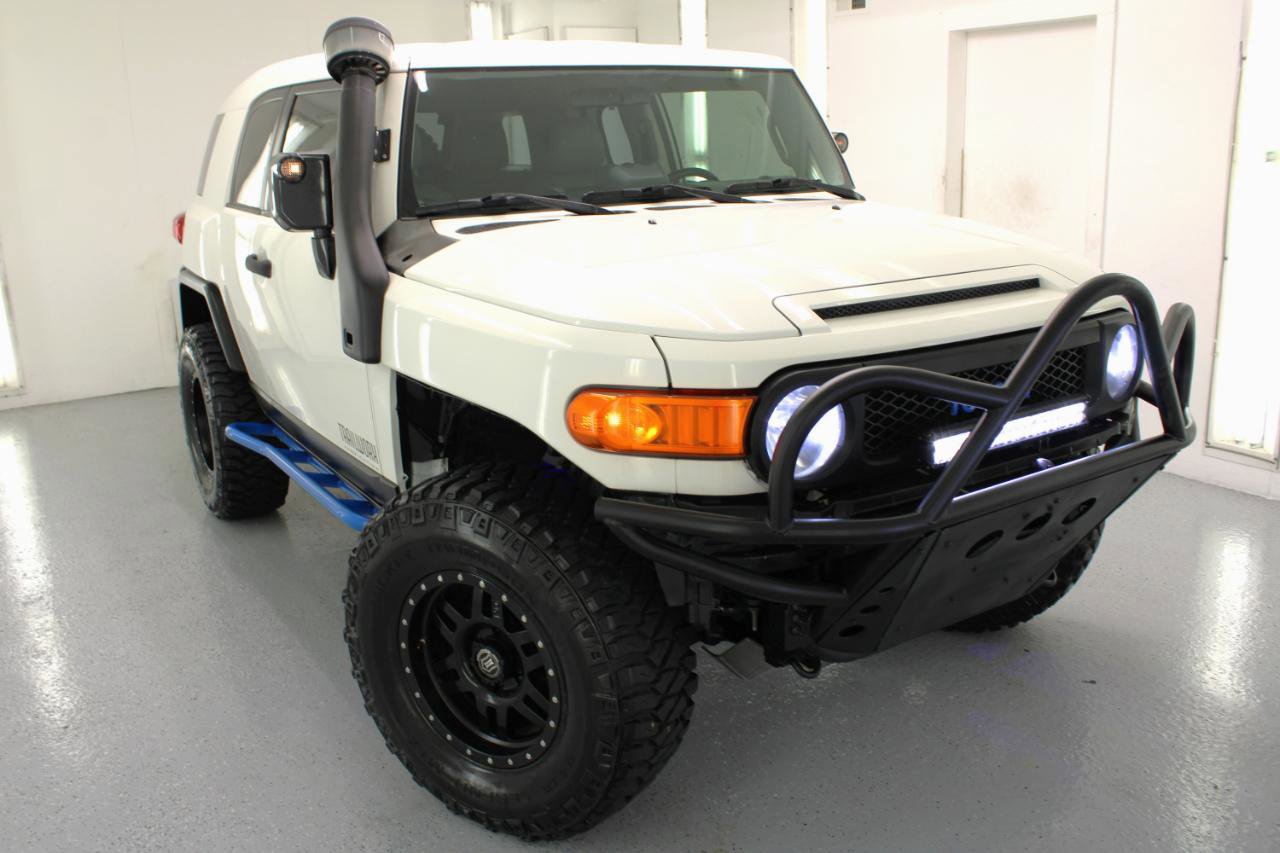 Used 2014 Toyota FJ Cruiser 4WD w/ Upgrade Package image 27