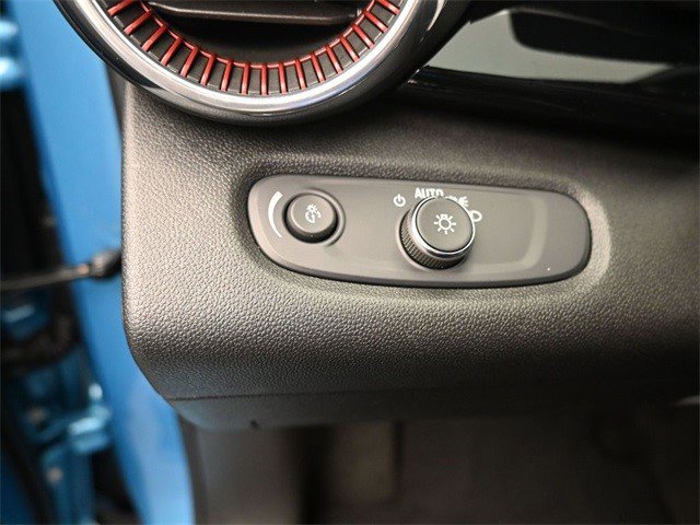 Certified 2025 Chevrolet Trax RS w/ Sunroof Package image 11