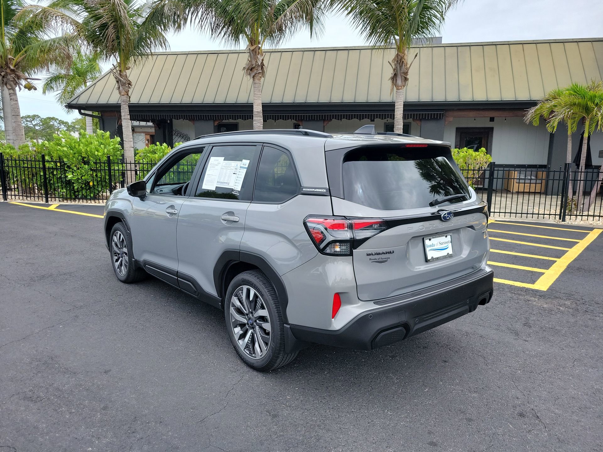 Used 2025 Subaru Forester Touring w/ Popular Package - Touring AWD/4WD image 8