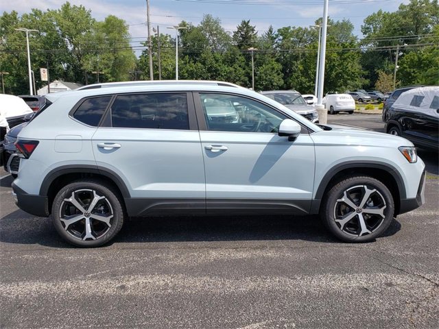 New 2025 Volkswagen Taos SEL image 2