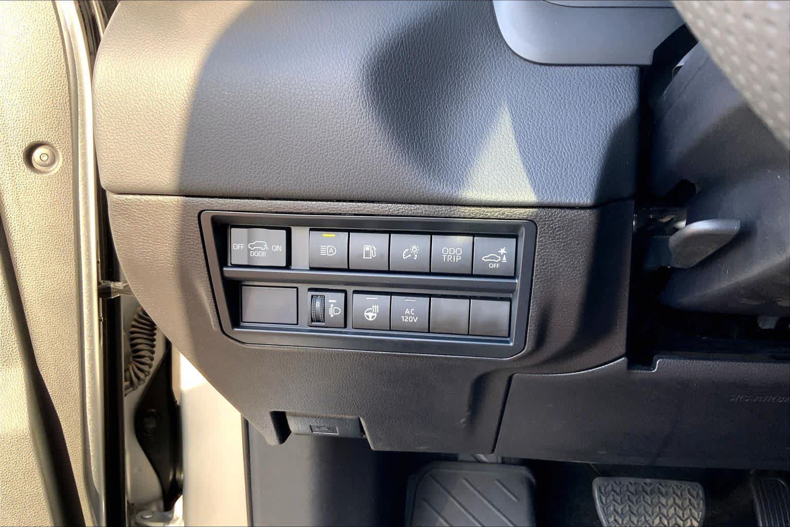 Used 2024 Toyota Sequoia Limited AWD/4WD image 36