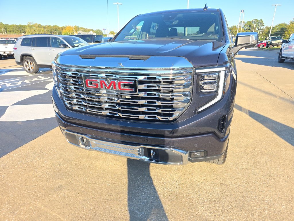 Used 2025 GMC Sierra 1500 Denali w/ Technology Package AWD/4WD image 6