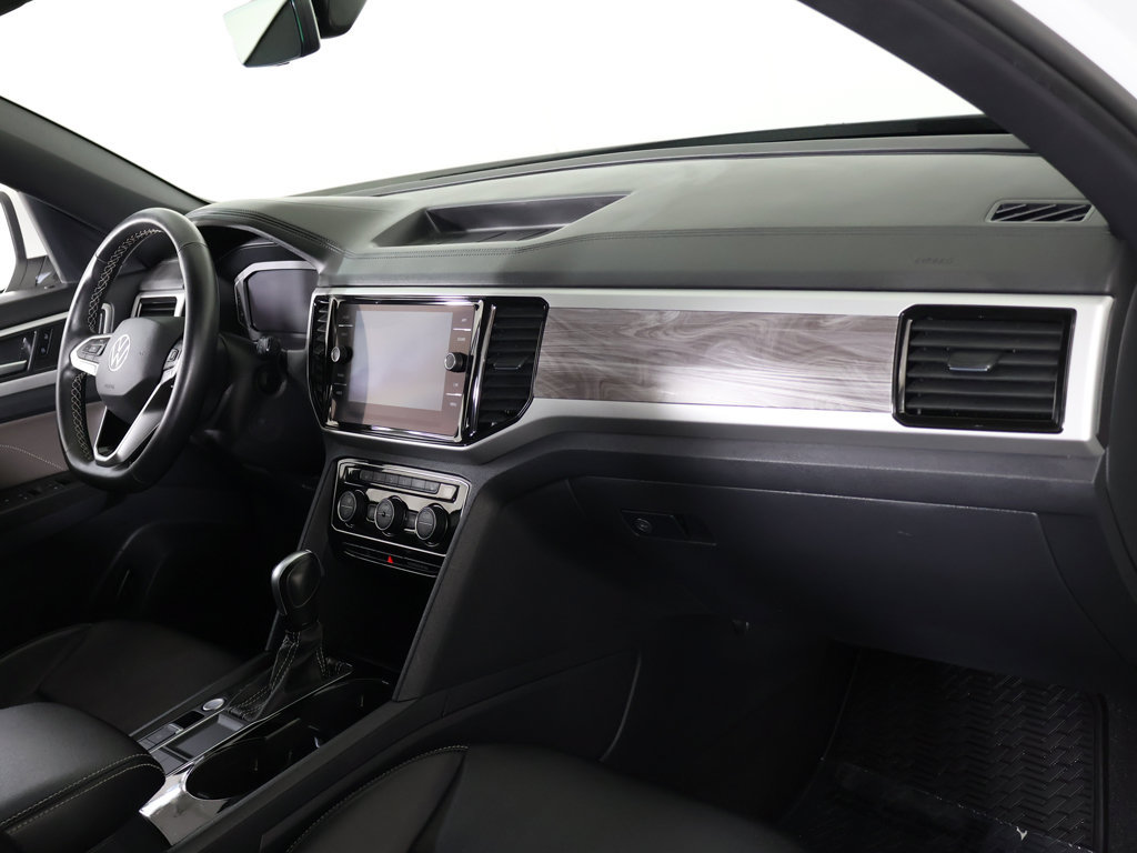Used 2022 Volkswagen Atlas Cross Sport SE FWD image 28