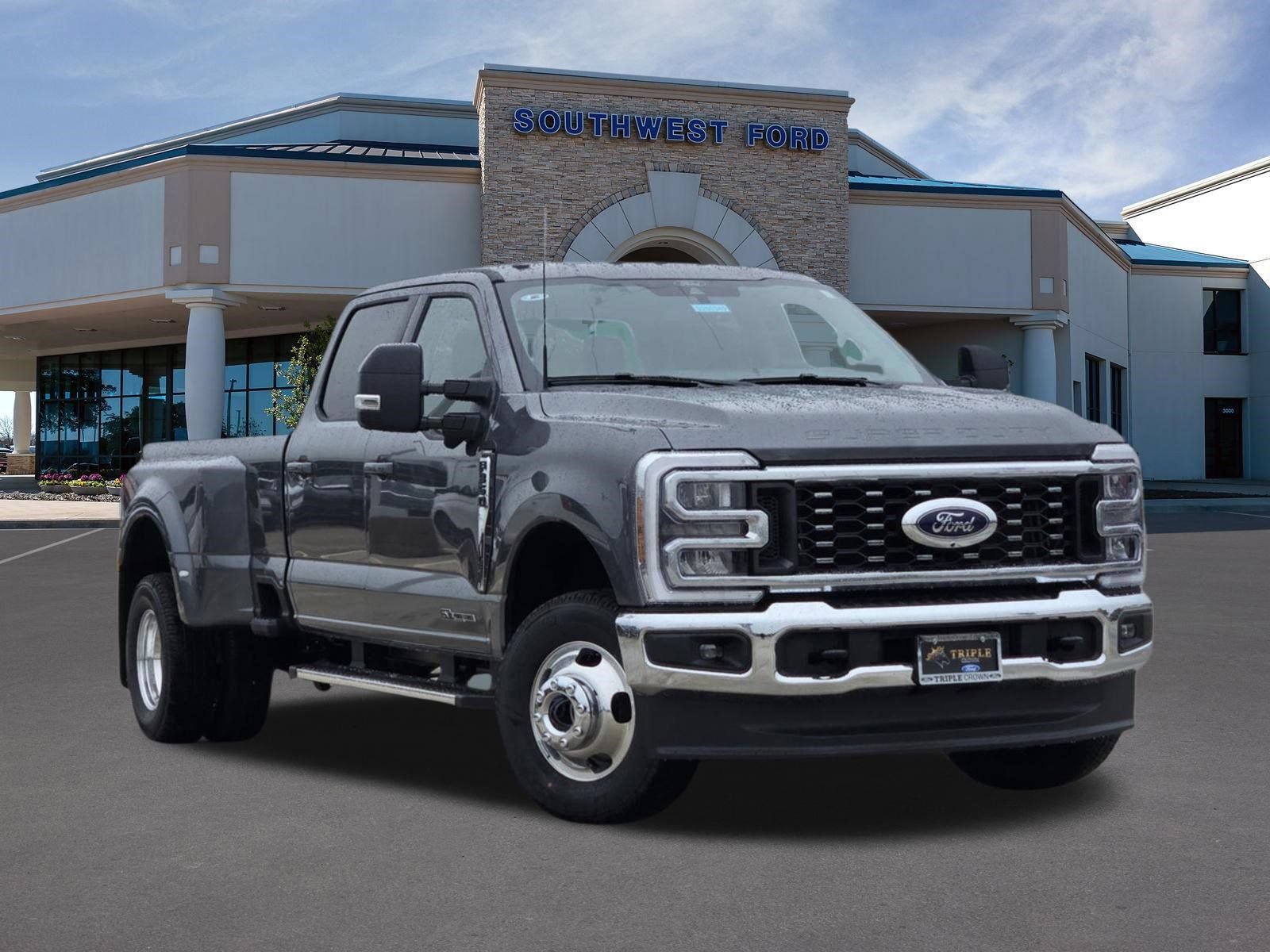 New 2026 Ford F350 Lariat w/ FX4 Off-Road Package AWD/4WD image 1