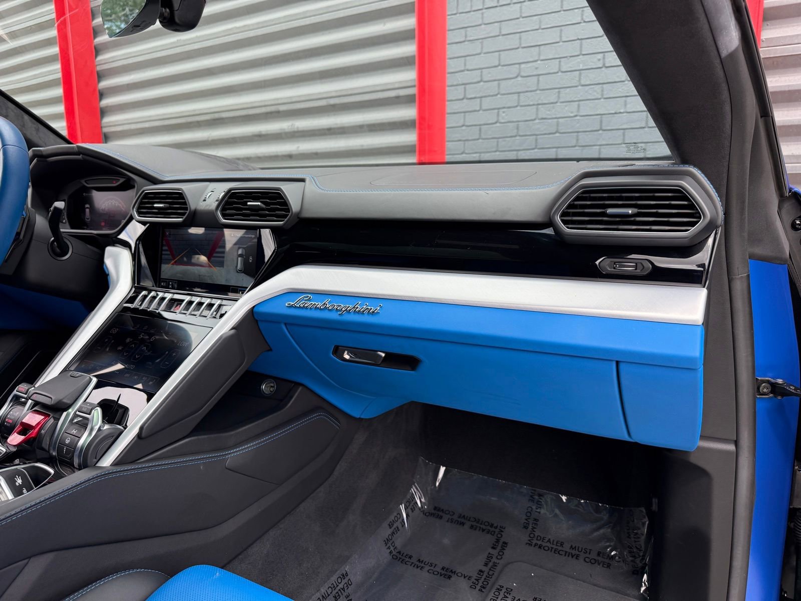 Used 2020 Lamborghini Urus image 21