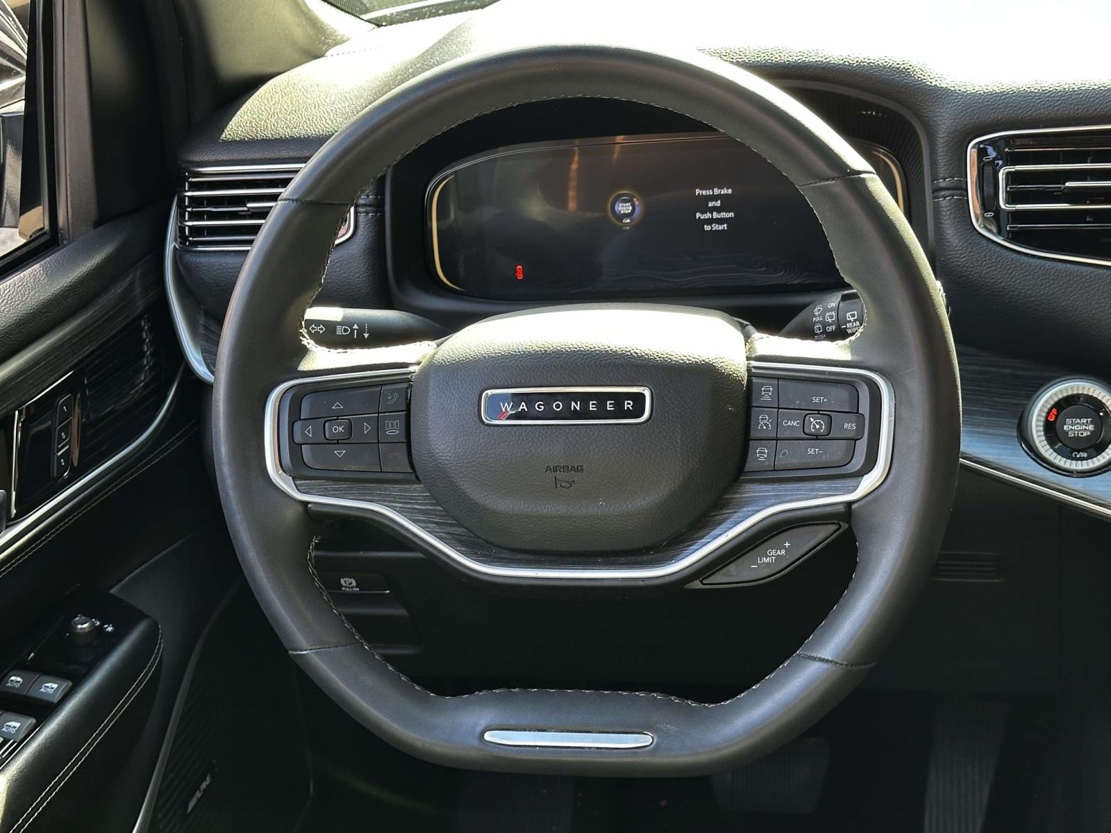Used 2023 Jeep Wagoneer L Series II w/ Premium Group I AWD/4WD image 20