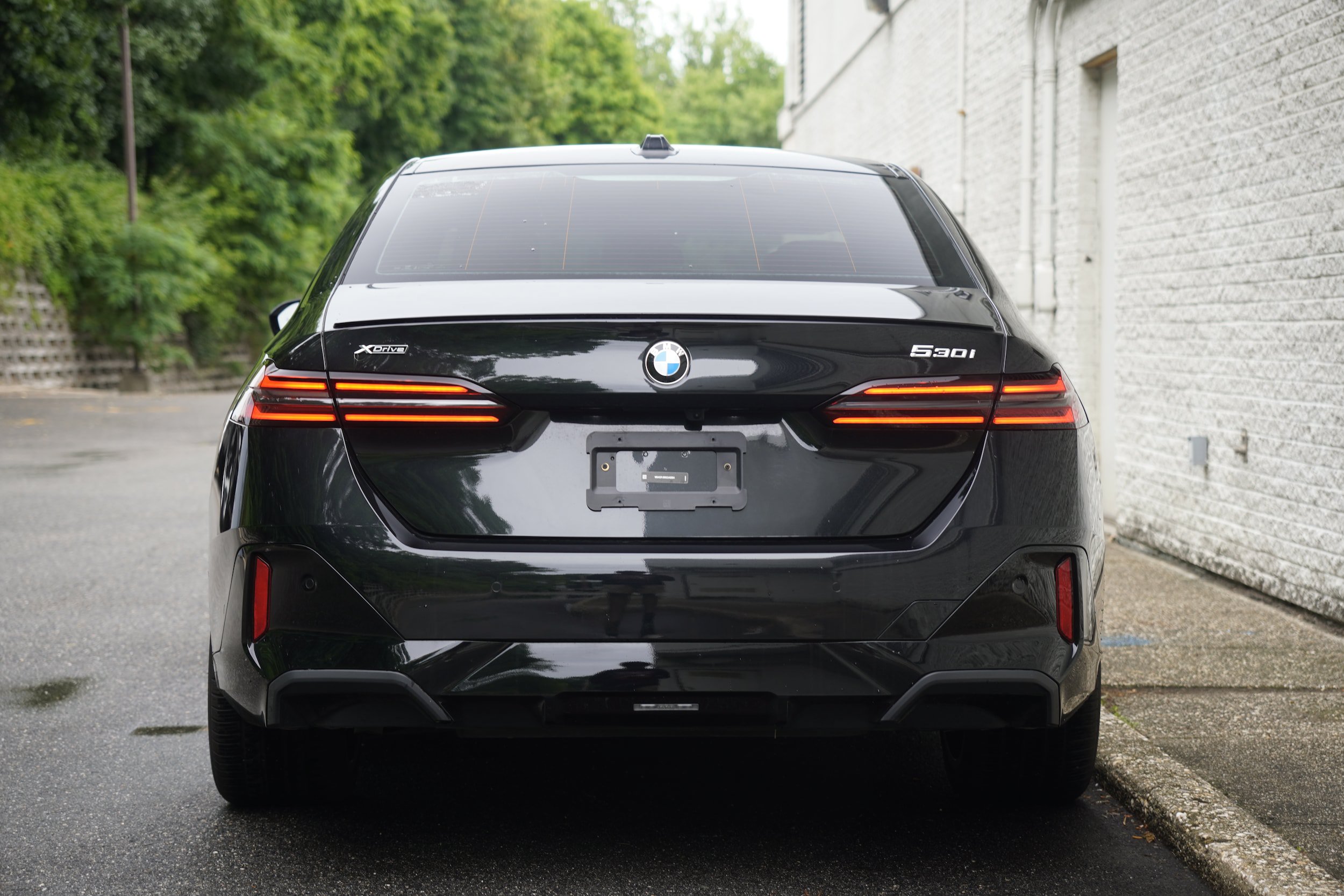 Used 2025 BMW 530i xDrive w/ M Sport Package AWD/4WD image 6
