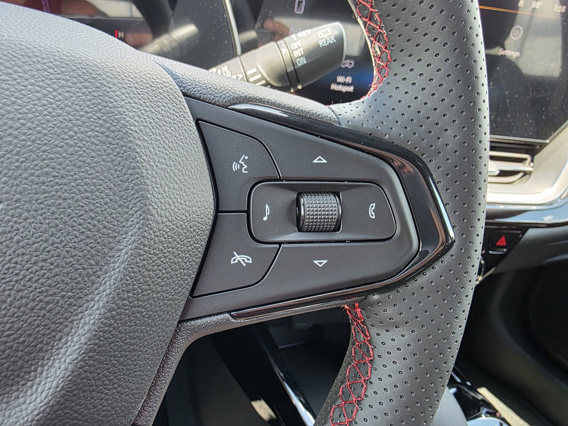 New 2026 Chevrolet Trax RS w/ Driver Confidence Package FWD image 21