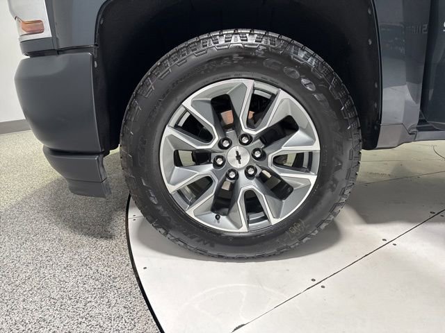 Used 2018 Chevrolet Silverado 1500 W/T AWD/4WD image 4