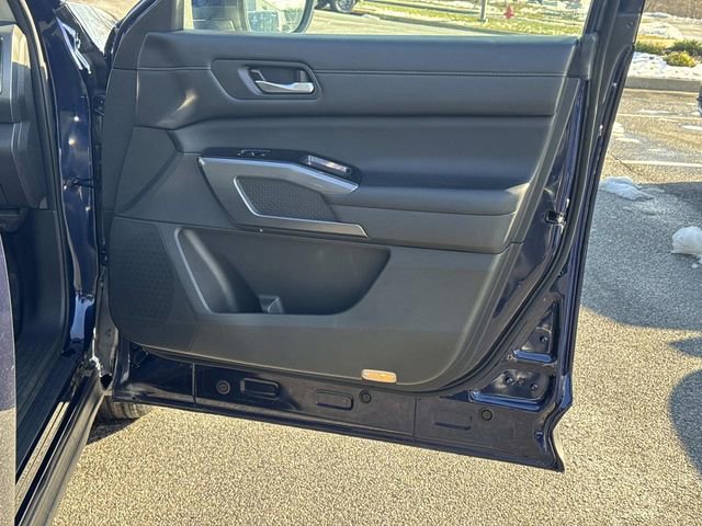 Used 2022 Nissan Pathfinder SL w/ Cargo Package image 10