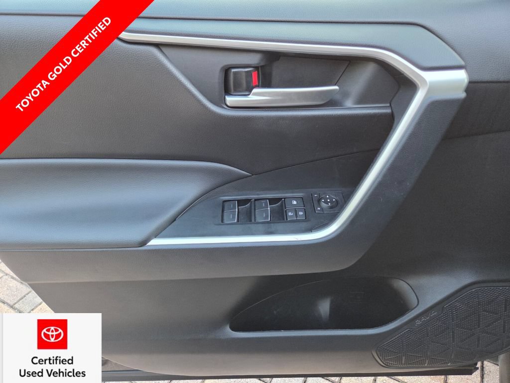 Certified 2025 Toyota RAV4 XLE w/ Convenience Package FWD image 27