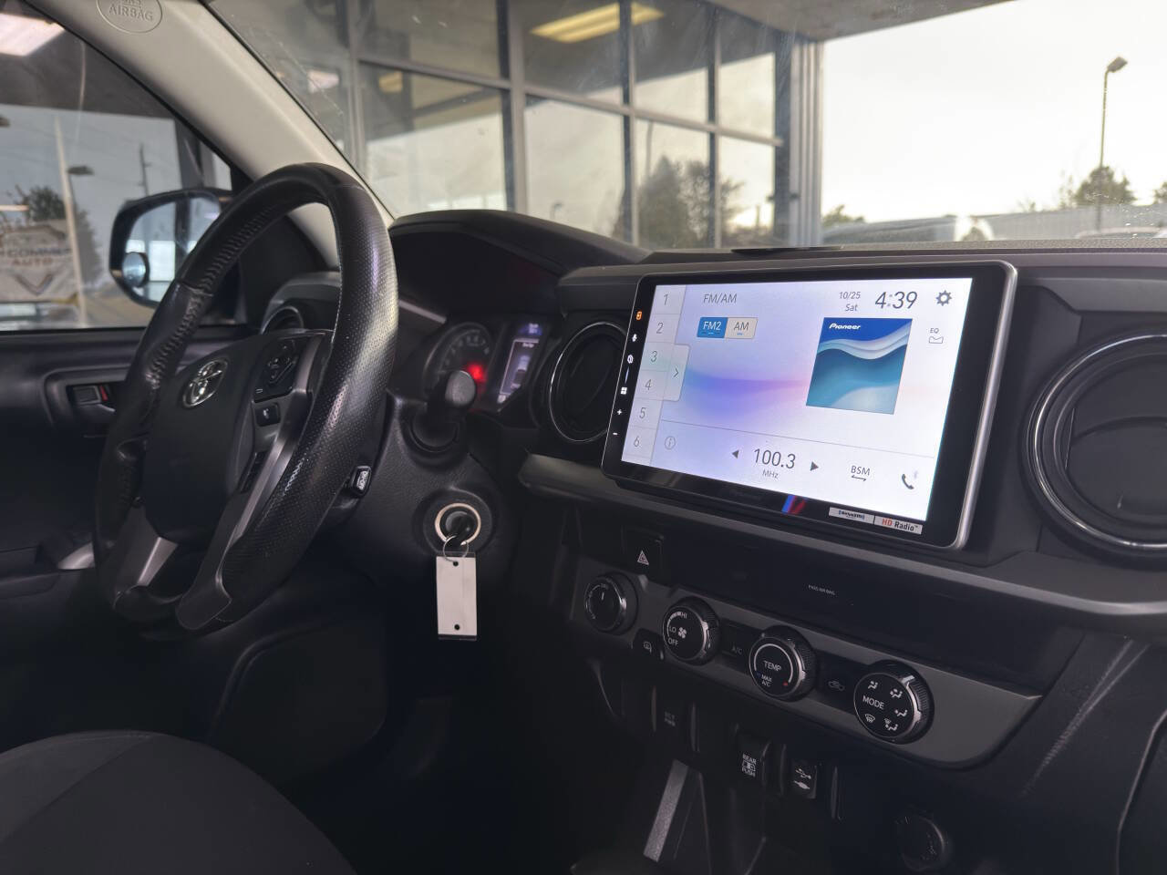 Used 2019 Toyota Tacoma SR5 image 3