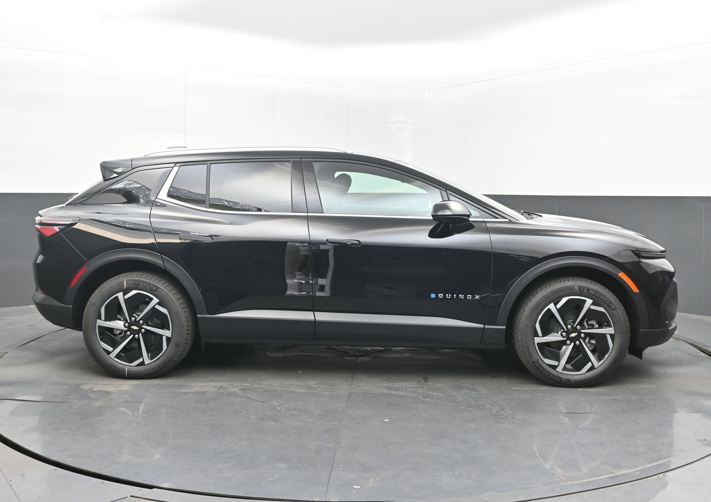 New 2026 Chevrolet Equinox EV LT image 10