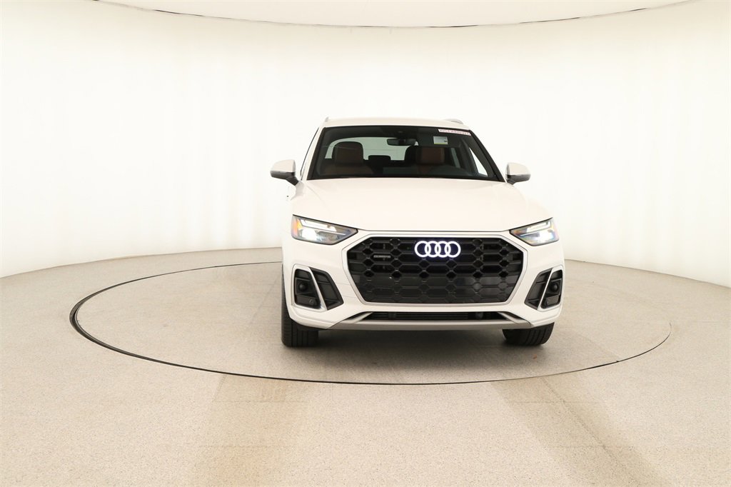 Used 2024 Audi Q5 e Premium w/ Convenience Package image 11