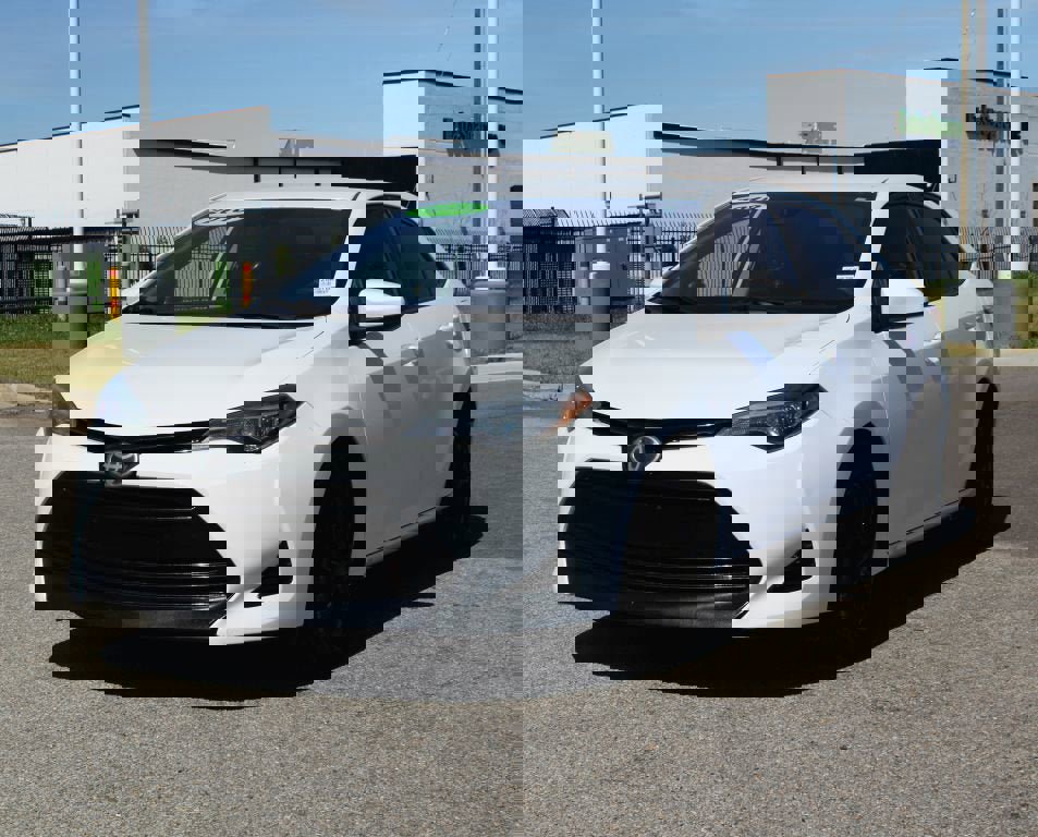 Used 2018 Toyota Corolla LE image 14