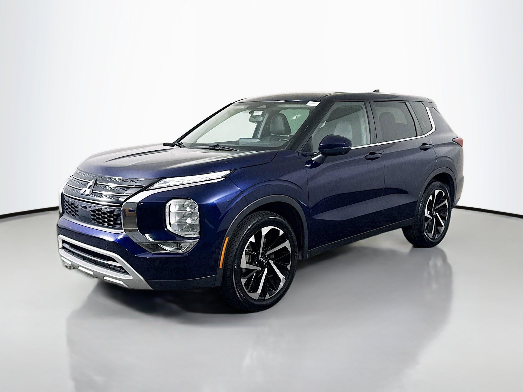 Used 2022 Mitsubishi Outlander SE FWD image 4