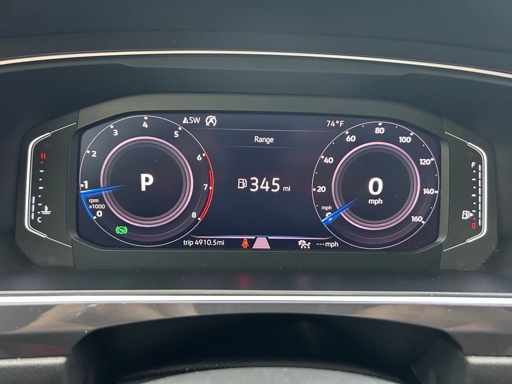 Used 2020 Volkswagen Tiguan SEL FWD image 24