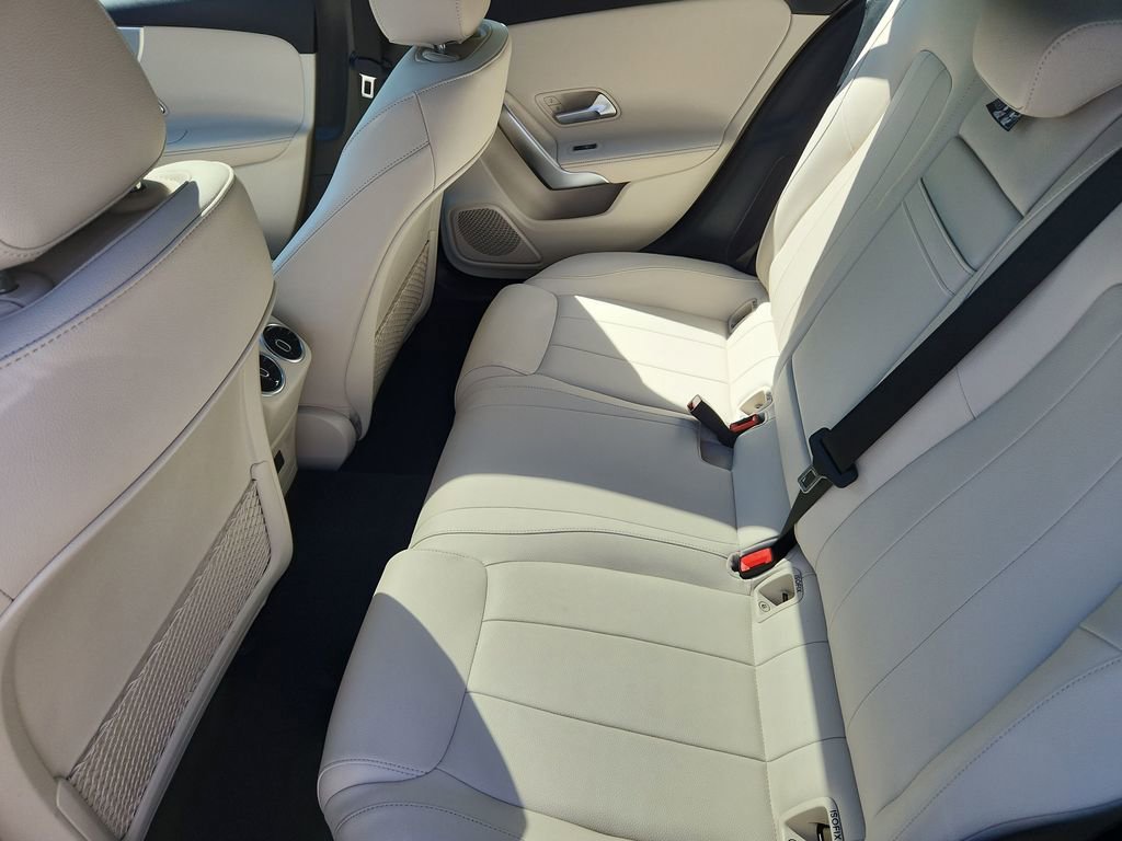 Used 2022 Mercedes-Benz A 220 4MATIC image 5