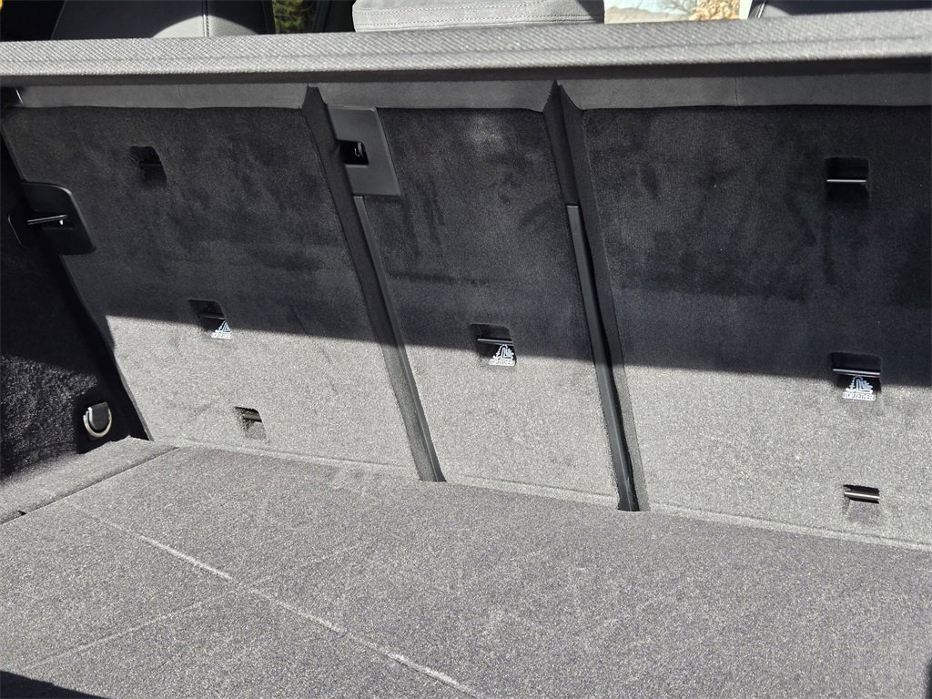 New 2026 BMW iX xDrive45 w/ M Sport Package image 32