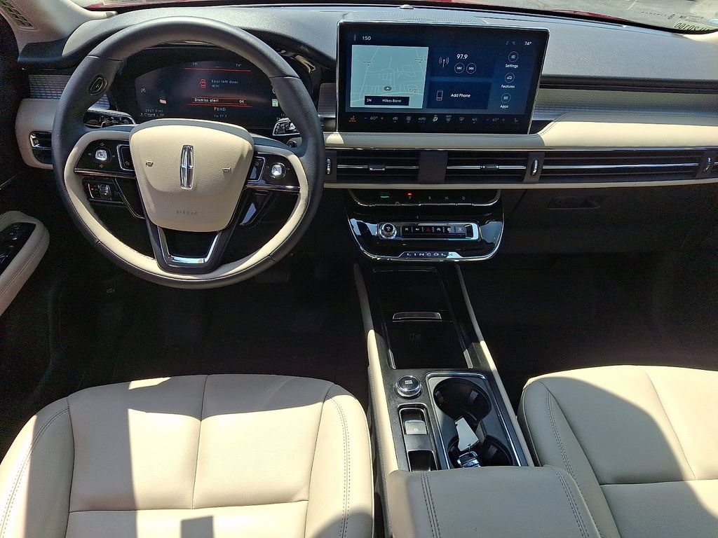 Certified 2025 Lincoln Corsair AWD image 11