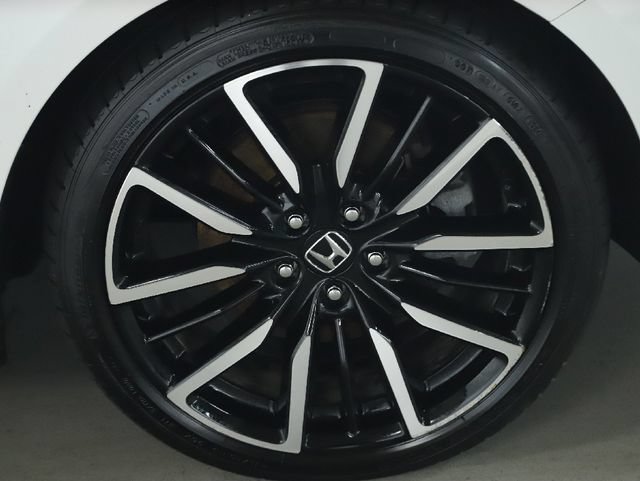 Used 2025 Honda Accord Touring image 11
