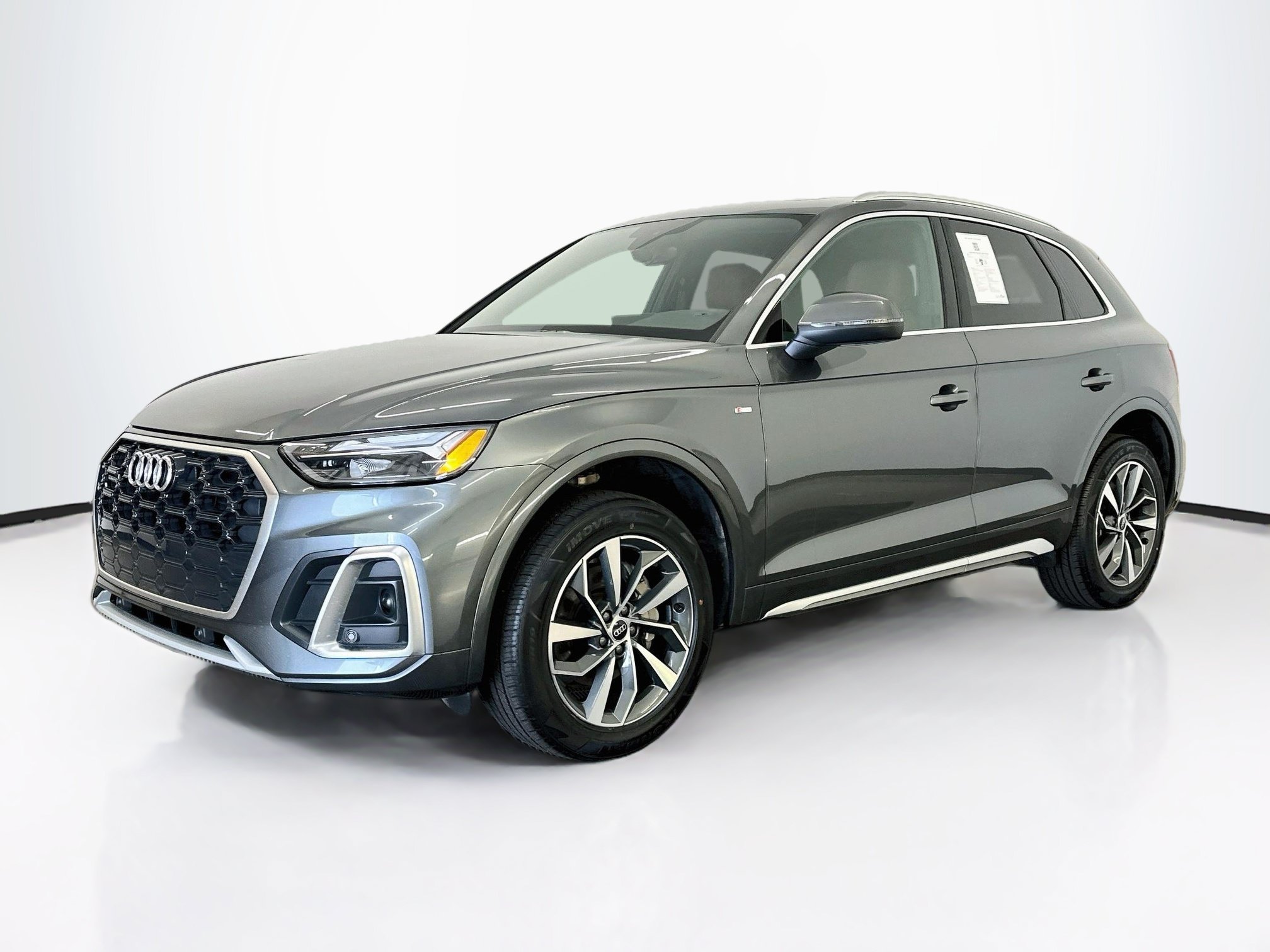 Used 2024 Audi Q5 2.0T Premium w/ Convenience Package AWD/4WD image 3