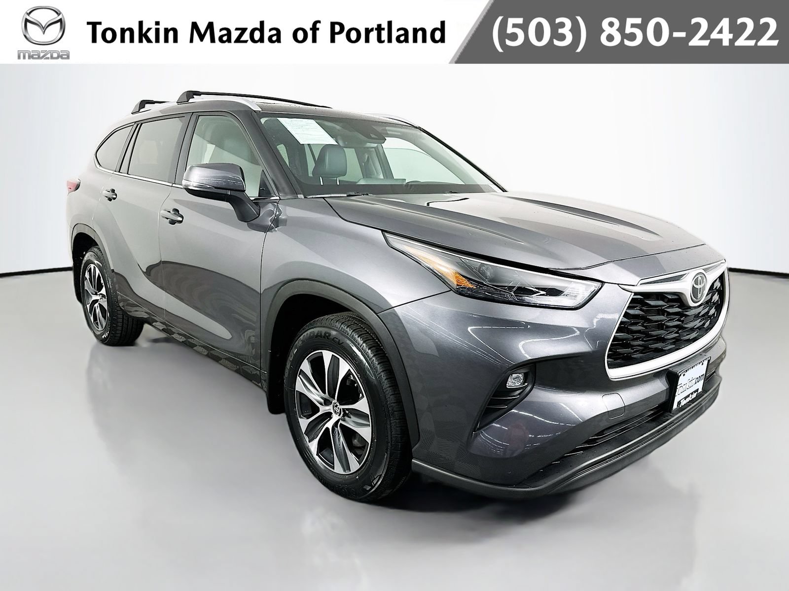 Used 2023 Toyota Highlander XLE AWD/4WD image 1