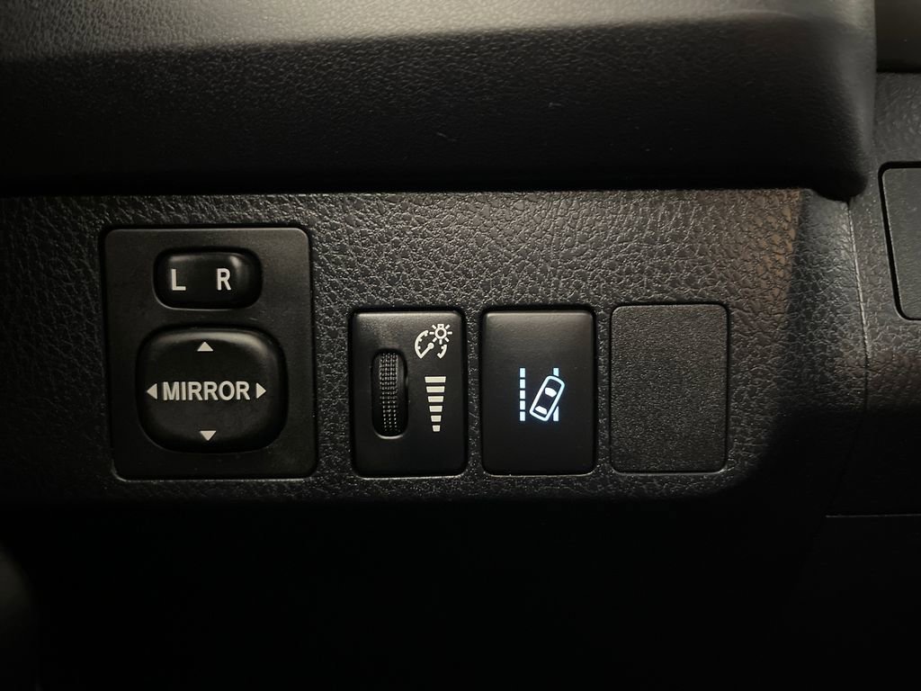 Used 2017 Toyota RAV4 LE w/ Carpet Mat Package FWD image 28