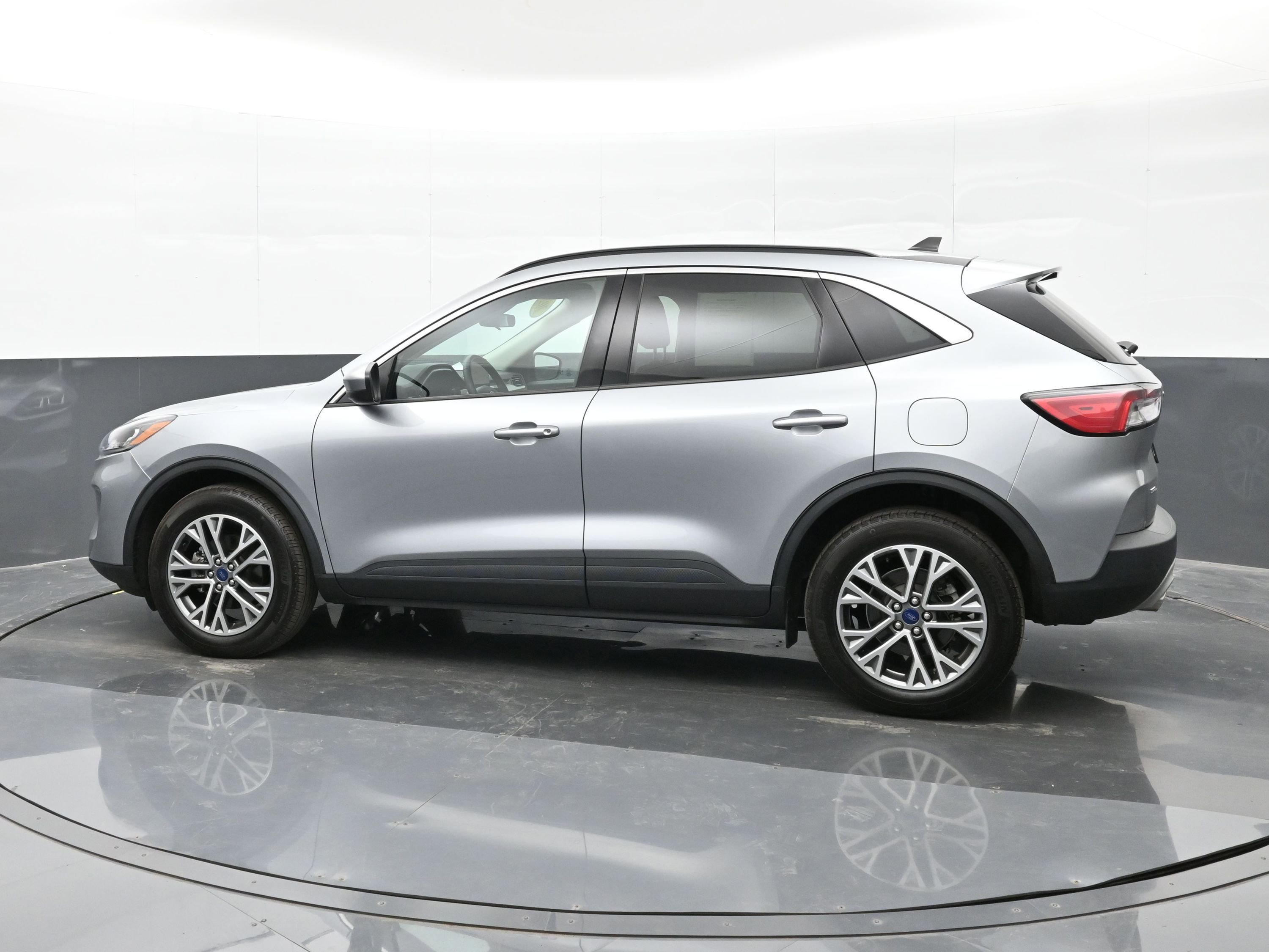 Used 2022 Ford Escape SEL image 5