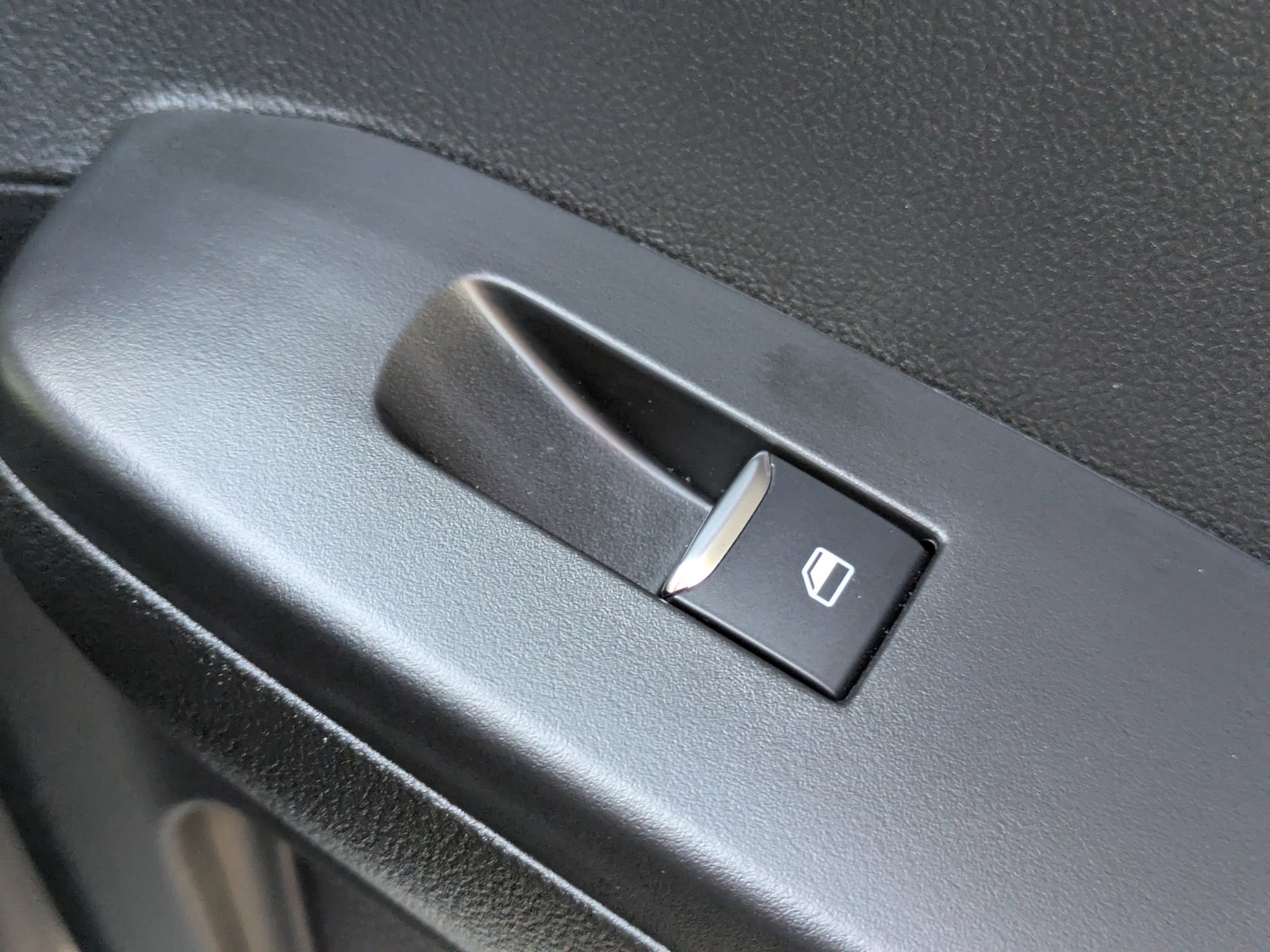 New 2025 Ford Escape SE w/ PHEV Premium Package image 37